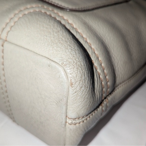 Coach Chelsea - Picture 11 of 12